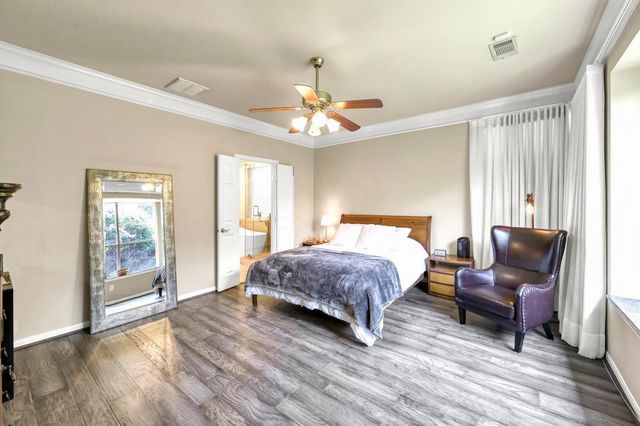 10211 Wildwood Park Lane, Houston, TX 77070