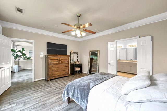 10211 Wildwood Park Lane, Houston, TX 77070