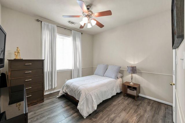 10211 Wildwood Park Lane, Houston, TX 77070