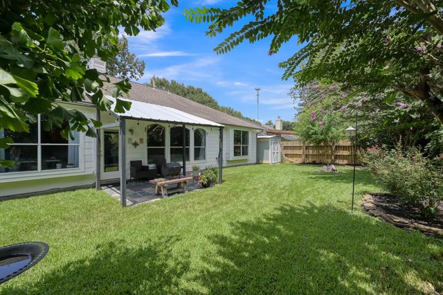 10211 Wildwood Park Lane, Houston, TX 77070