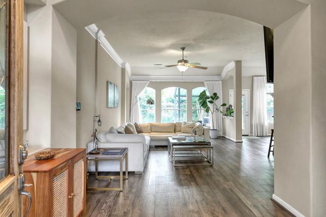 10211 Wildwood Park Lane, Houston, TX 77070