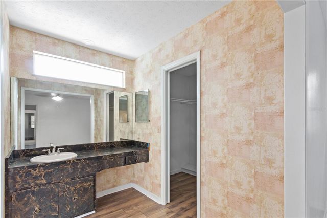 11016 SAGINAW DRIVE, Tampa, FL 33617