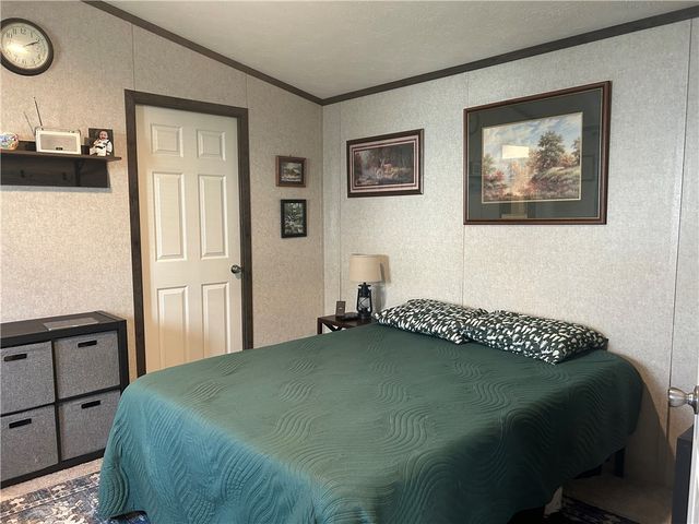 406 Husky Dr, Buffalo Twp, PA 16055