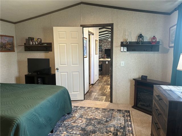 406 Husky Dr, Buffalo Twp, PA 16055