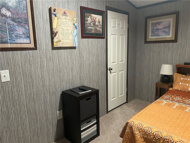 406 Husky Dr, Buffalo Twp, PA 16055