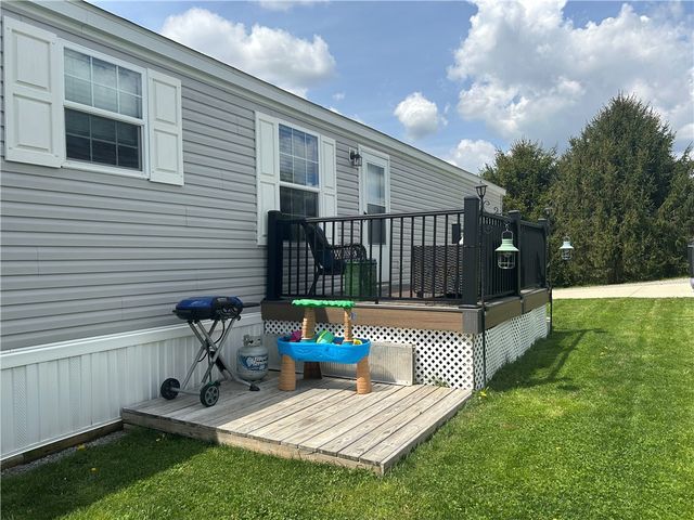 406 Husky Dr, Buffalo Twp, PA 16055