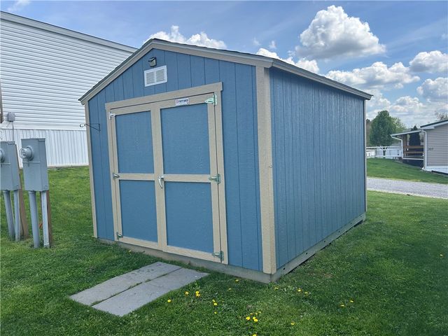 406 Husky Dr, Buffalo Twp, PA 16055