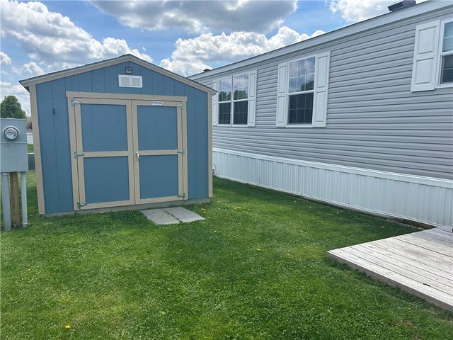 406 Husky Dr, Buffalo Twp, PA 16055