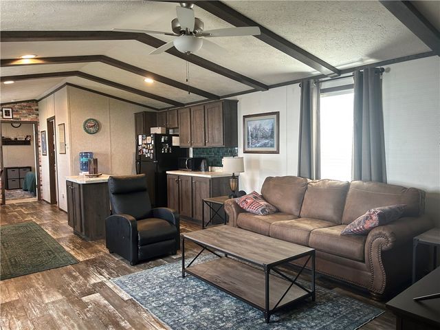 406 Husky Dr, Buffalo Twp, PA 16055