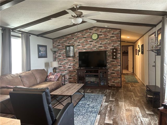 406 Husky Dr, Buffalo Twp, PA 16055