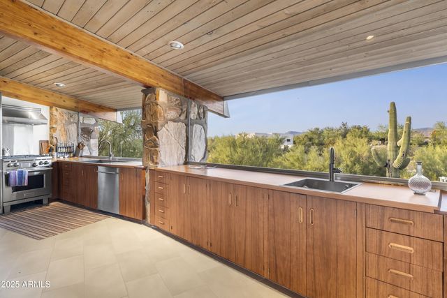 7915 E PRIMROSE Path, Carefree, AZ 85377