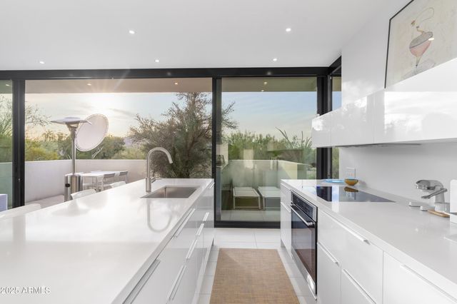 7915 E PRIMROSE Path, Carefree, AZ 85377
