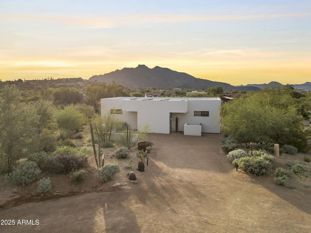 7915 E PRIMROSE Path, Carefree, AZ 85377
