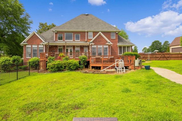 294 Beasley Dr, Lexington, TN 38351