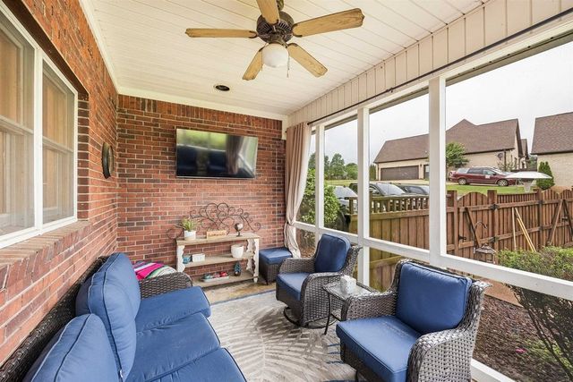 294 Beasley Dr, Lexington, TN 38351