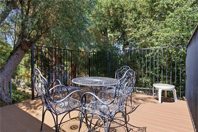 4908 Calvin Avenue, Tarzana, CA 91356