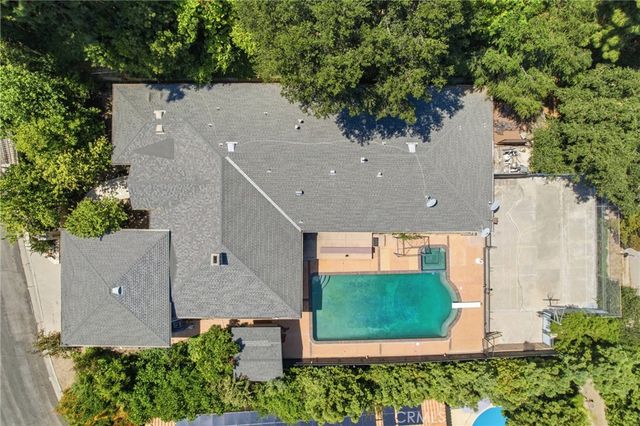 4908 Calvin Avenue, Tarzana, CA 91356