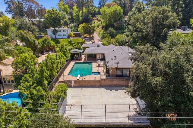 4908 Calvin Avenue, Tarzana, CA 91356
