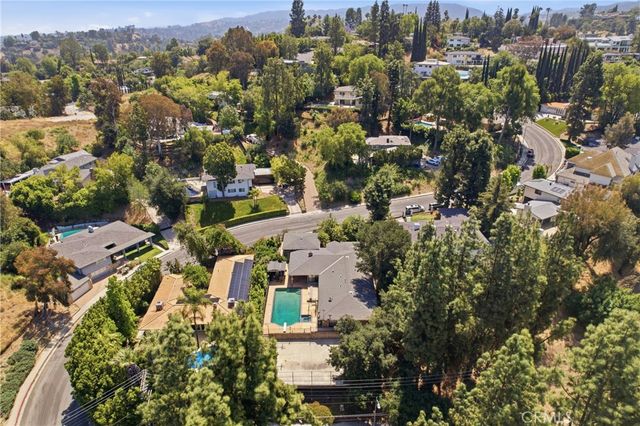 4908 Calvin Avenue, Tarzana, CA 91356
