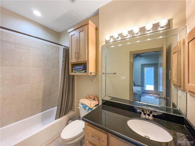 1321 E Camellia Avenue 3, Mcallen, TX 78501