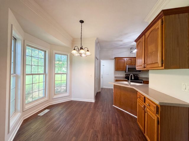 2120 Spring Lake Dr, Spring Hill, TN 37174