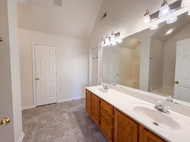 2120 Spring Lake Dr, Spring Hill, TN 37174