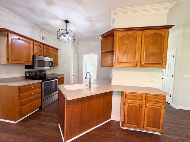 2120 Spring Lake Dr, Spring Hill, TN 37174