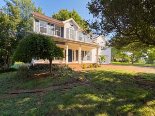 2120 Spring Lake Dr, Spring Hill, TN 37174