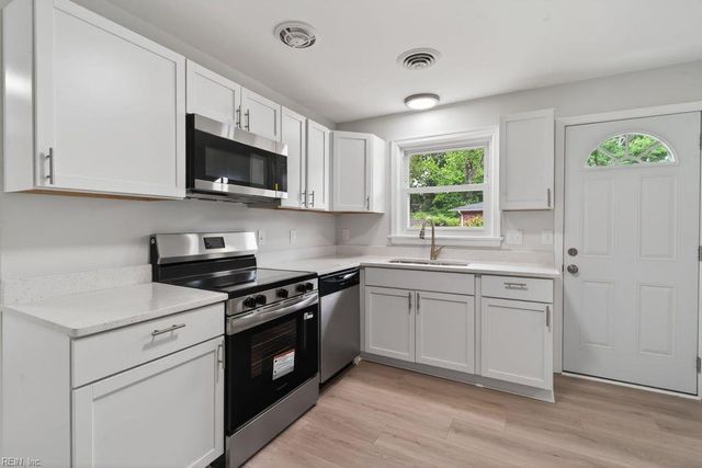 35 Green CT, Newport News, VA 23601