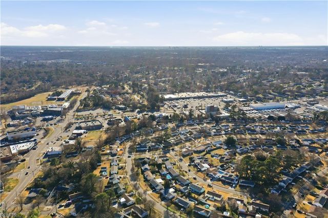 8038 Bowwood LN, Norfolk, VA 23518