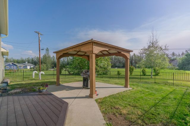 504 W SIXTH AVENUE, North Pole, AK 99705