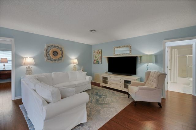 32801 OAK PARK DRIVE, Leesburg, FL 34748