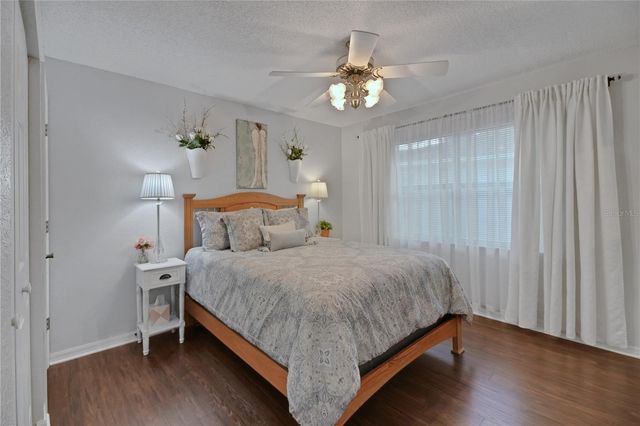 32801 OAK PARK DRIVE, Leesburg, FL 34748