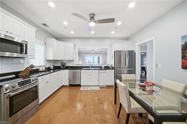 2428 Ocean Shore Cres Apt 401, Virginia Beach, VA 23451