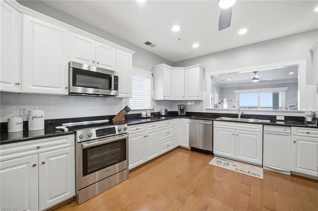 2428 Ocean Shore Cres Apt 401, Virginia Beach, VA 23451