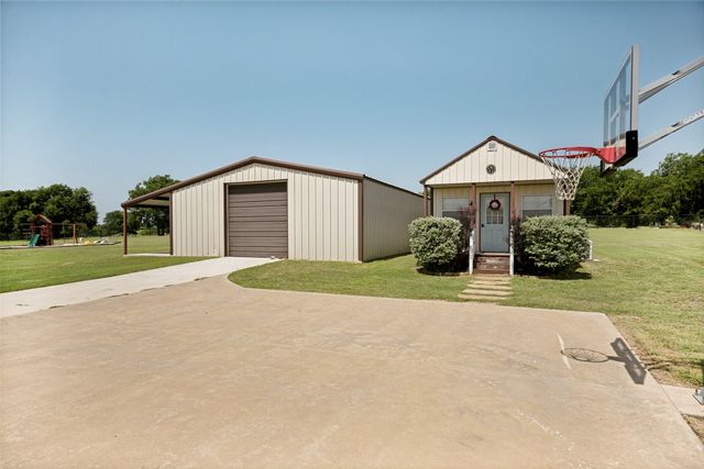 10485 Indian Trail, Sanger, TX 76266