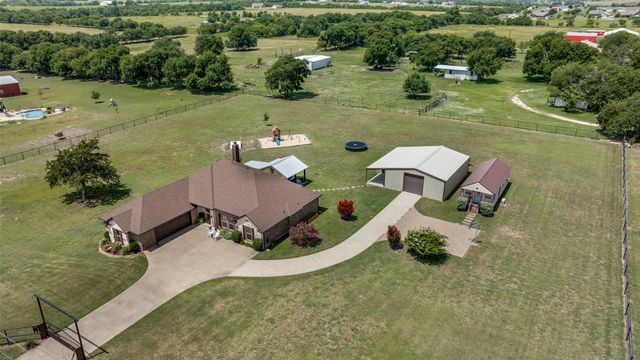 10485 Indian Trail, Sanger, TX 76266
