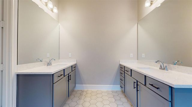8305 Greenleaf Ridge Way, Conroe, TX 77385