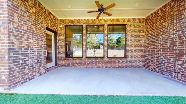 8305 Greenleaf Ridge Way, Conroe, TX 77385