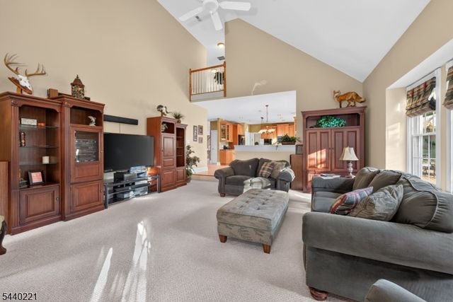 9 Stone Barn Rd, Franklin Twp., NJ 08867