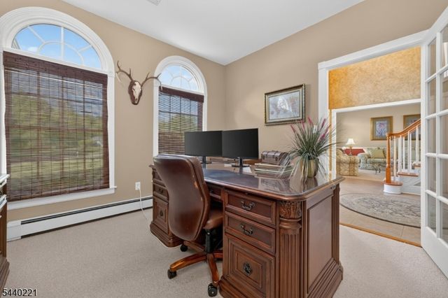 9 Stone Barn Rd, Franklin Twp., NJ 08867