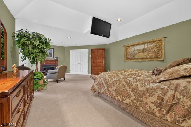 9 Stone Barn Rd, Franklin Twp., NJ 08867