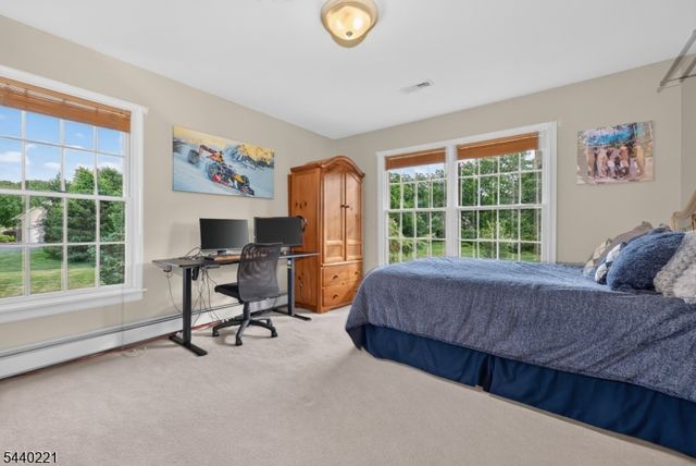 9 Stone Barn Rd, Franklin Twp., NJ 08867