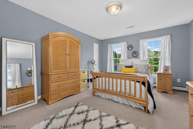 9 Stone Barn Rd, Franklin Twp., NJ 08867