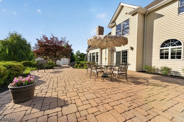 9 Stone Barn Rd, Franklin Twp., NJ 08867