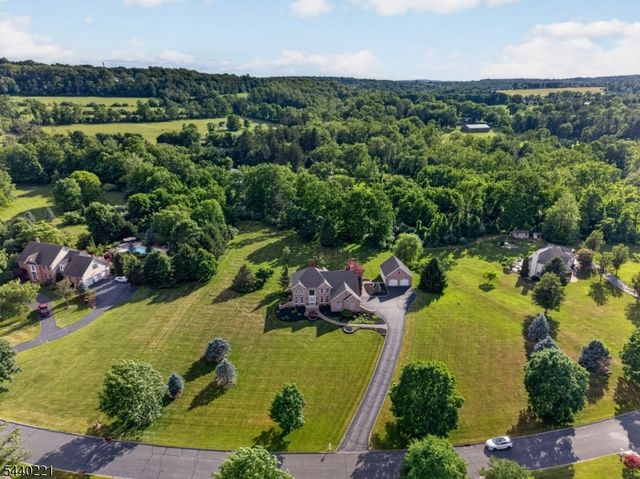 9 Stone Barn Rd, Franklin Twp., NJ 08867