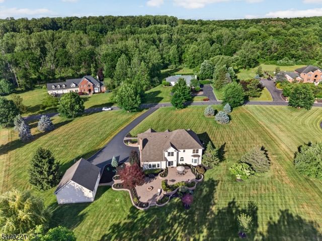 9 Stone Barn Rd, Franklin Twp., NJ 08867