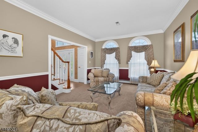 9 Stone Barn Rd, Franklin Twp., NJ 08867