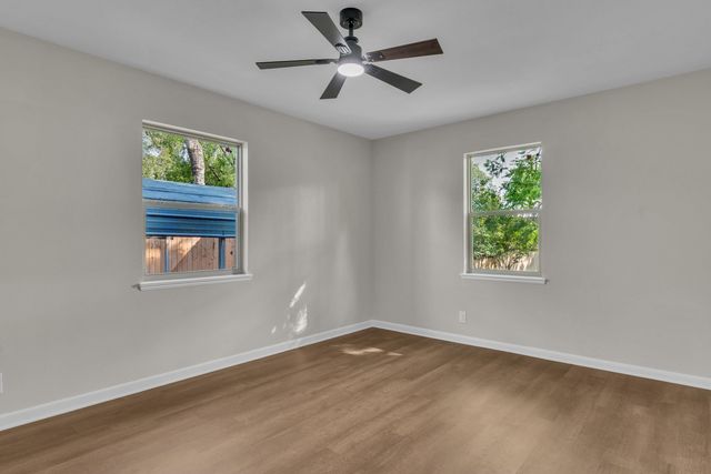 111 W Gay Ave., Gladewater, TX 75647
