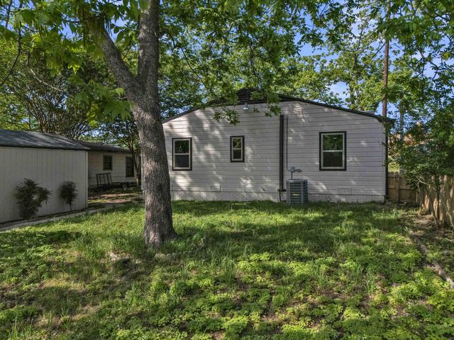 111 W Gay Ave., Gladewater, TX 75647